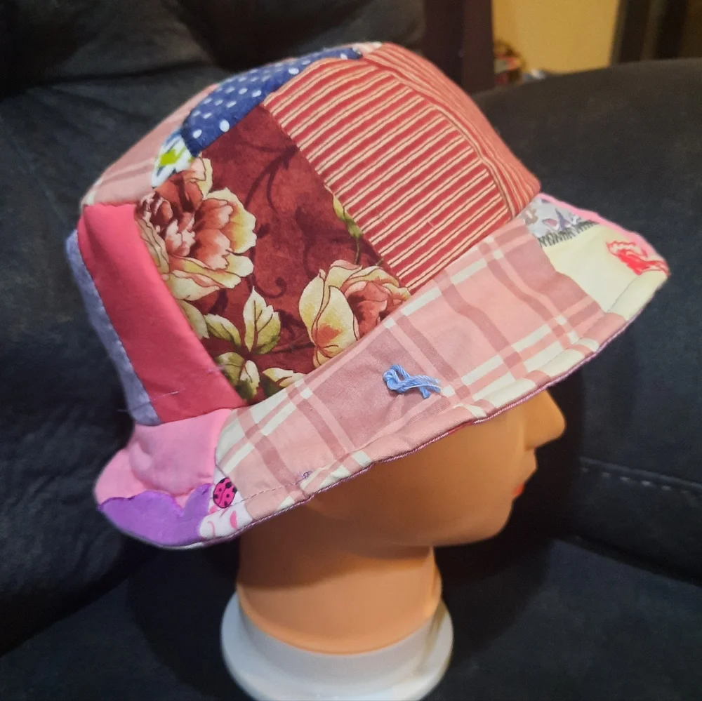 Handmade vtg patch Quilt bucket hat pink 20.5